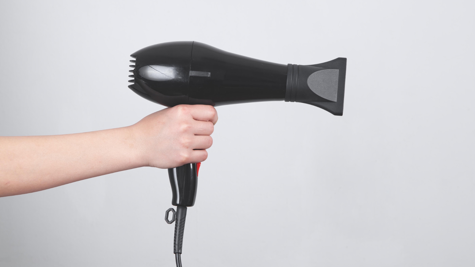 What to Look for In a Hair Dryer Before Buying One